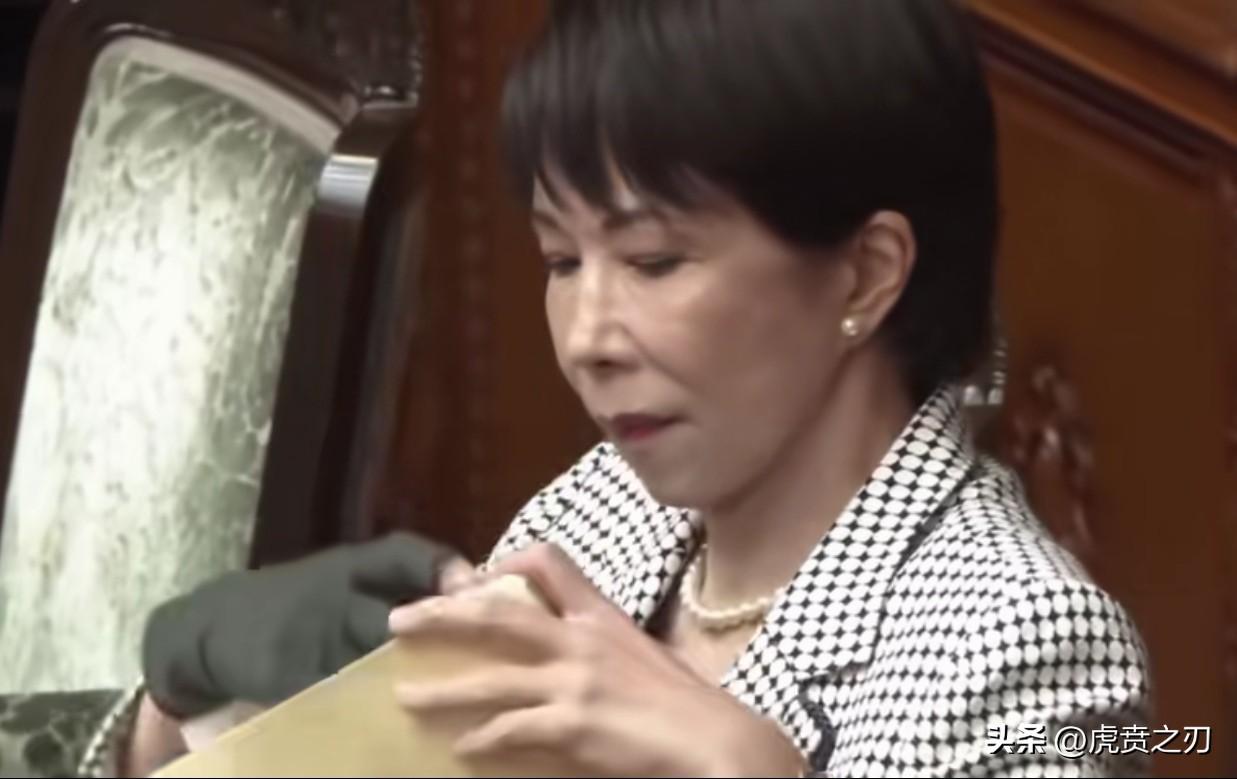 高市从美国回来似乎换了一张脸

评：高市早苗访美归来，这脸变得比翻书还快！
 去