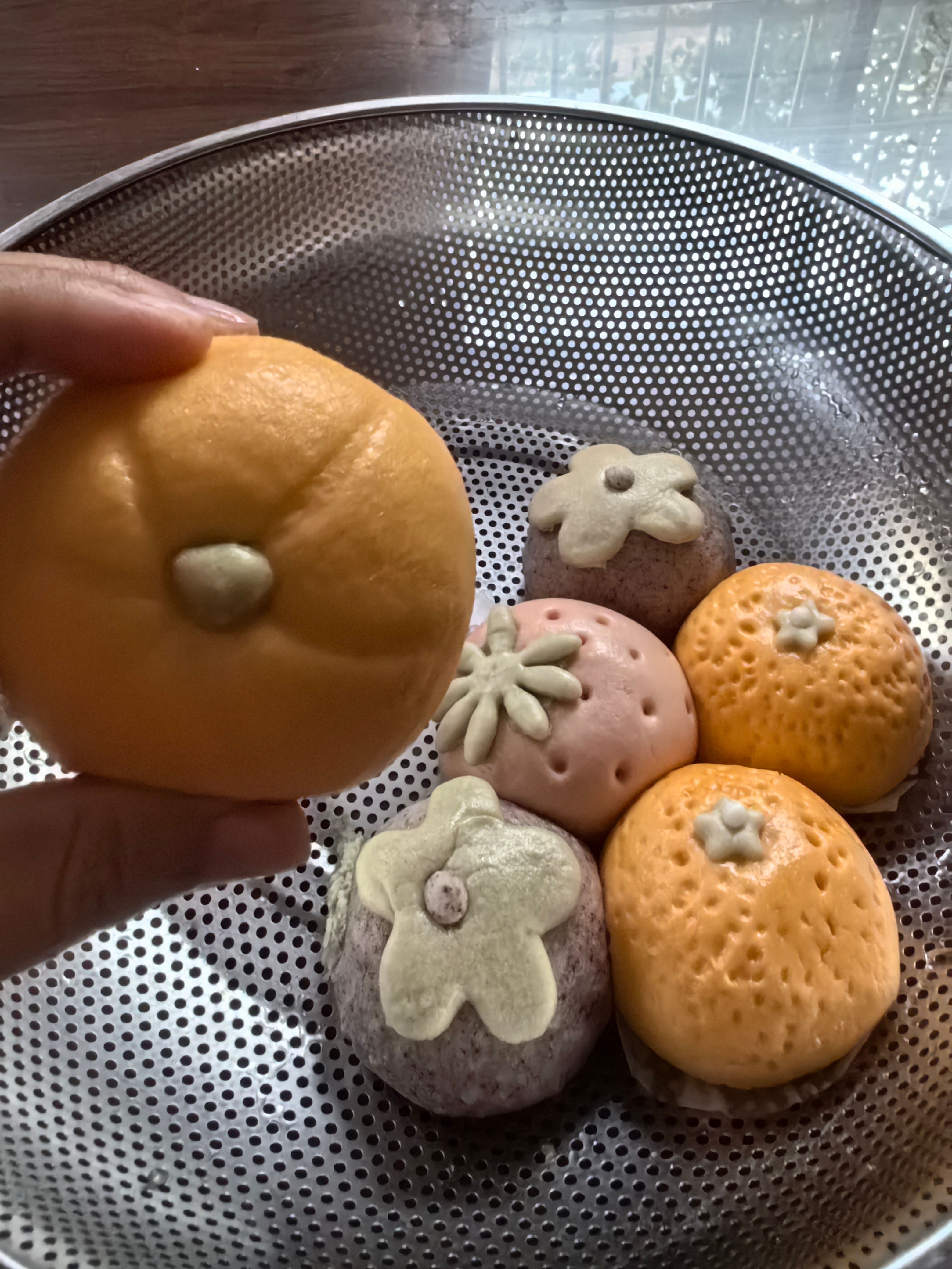 吃个包子，起床干活~