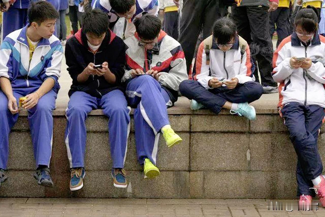 广电总局要求加强对霸总微短剧管理从来不看这些无聊的微短剧，很好奇都是一些什么人在