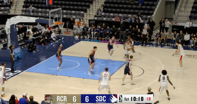 继续征战发展联盟练级，杨瀚森开局3中3得到7分！杨瀚森两分钟7分