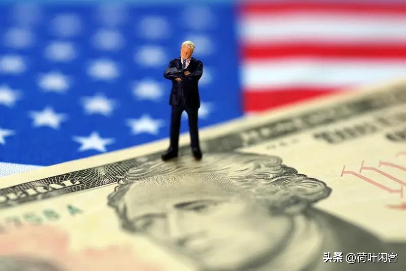 族秦者秦也，非天下也。终结美国霸权的是美国，并不是除美国外的世界。有道是多行不义