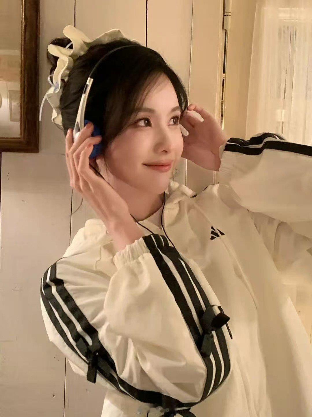 陈都灵520九宫格 陈都灵520营业 好美丽 
