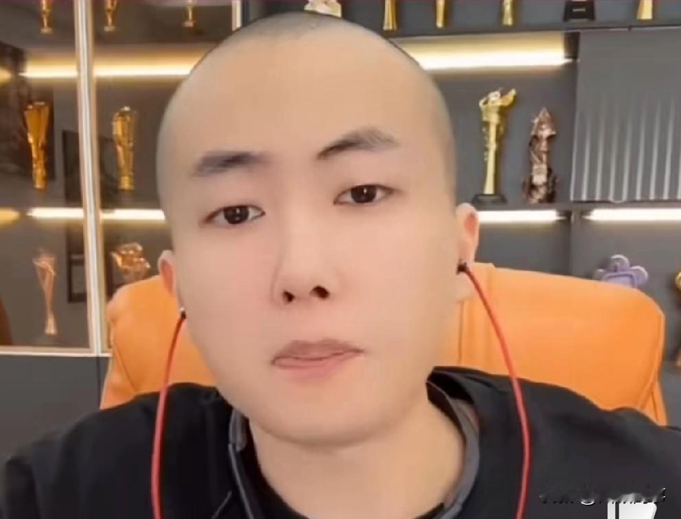 丁一谈反诈老陈打假罗金宝：老陈也是一个争议非常大的主播，现在选择打假这个行业，也