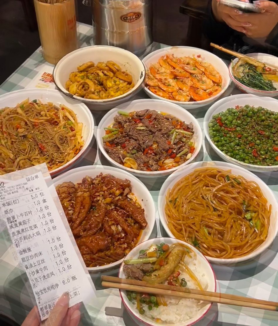 千金难买我乐意呀！收集的不是物件，是独属于自己的浪漫小天地，这份热爱超有温度～ 