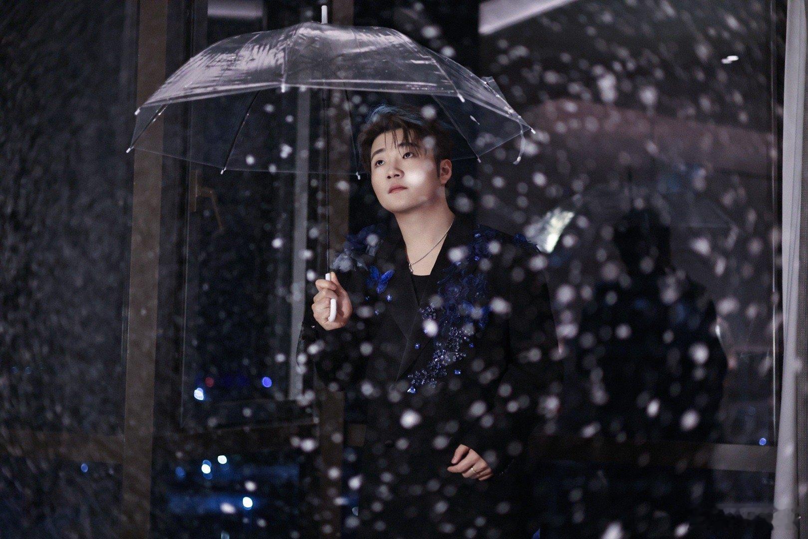 尚雯婕说白小白私下默默用功 太欣赏白小白这种态度了！不贩卖努力，不营造人设，只是