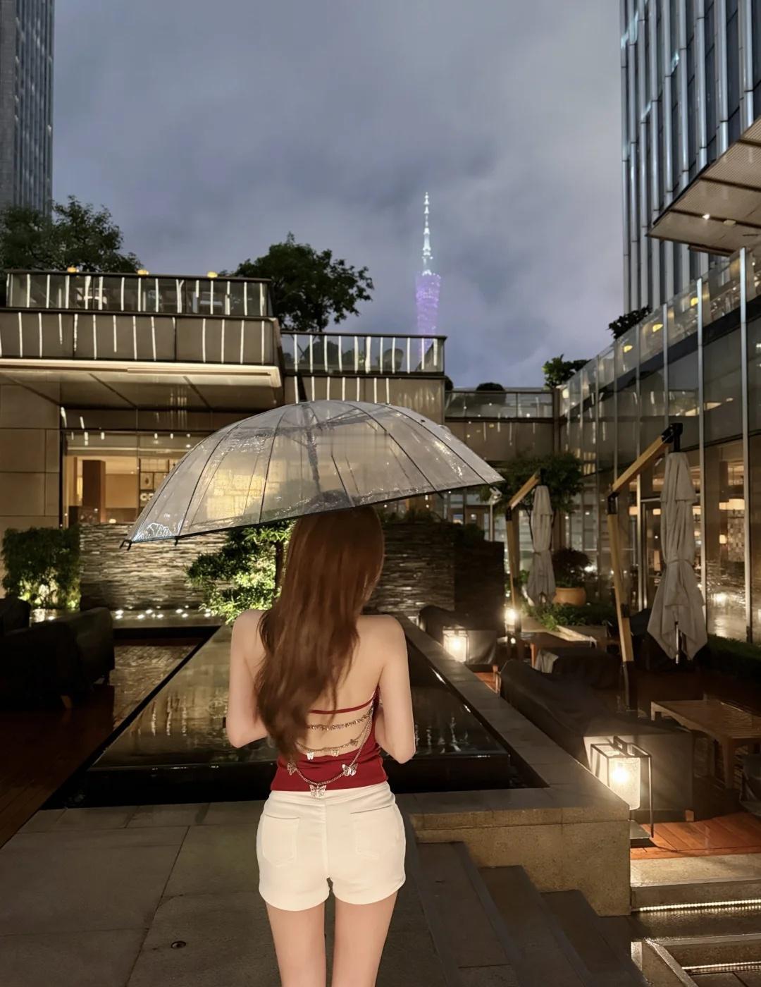 雨季遇上周末度假plog
广州又雨季啦
躺在瑰丽不想出门
吃吃喝喝一站式在酒店完