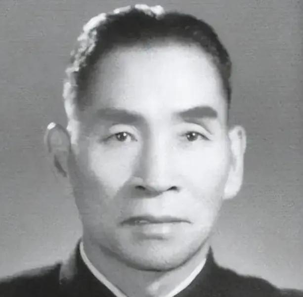 1965年，刘青山被处死13年后，他的大儿子报考清华大学，因家庭背景遭拒。于是，