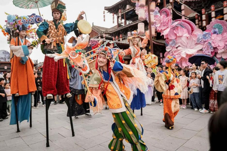 “五一”假期
金华市接待游客人数
排名前十的A级景区、
省级旅游度假区榜单出炉