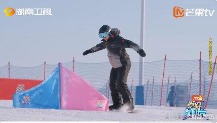 武大靖胜利近在眼前又远在天边 开局即高光却遗憾收尾！武大靖首战一路顺畅，终点前突