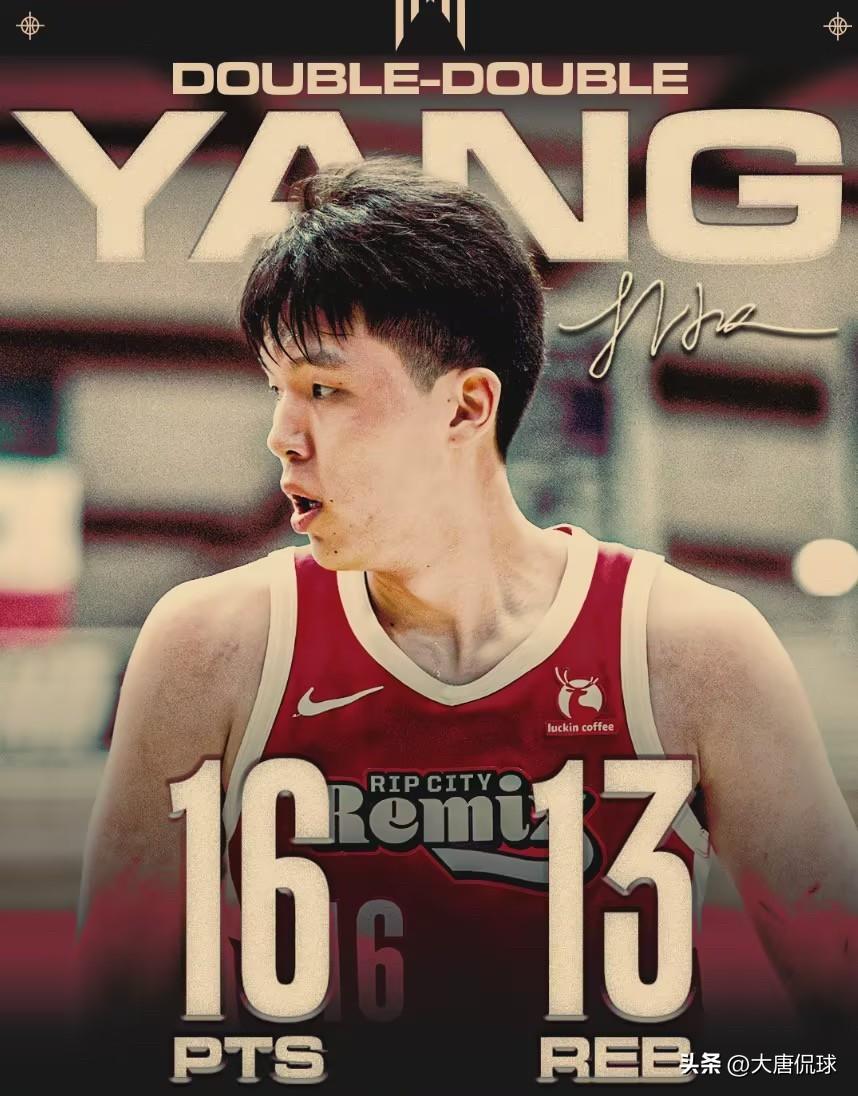 杨瀚森不是男篮希望，是最大的泡沫！

进攻被军训，防守被点名，外线乱投三分，内线