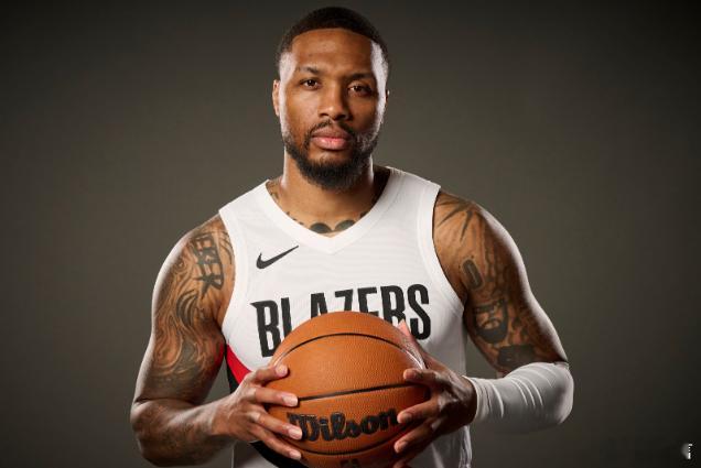 2月15日讯 再次夺得三分球大赛冠军的利拉德接受媒体采访时表示，全明星周末是为球