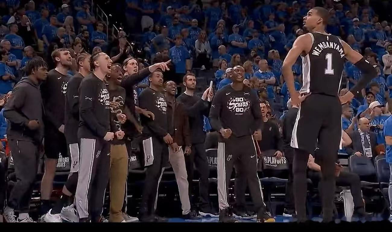 站队友跟前都是满满的压迫感nba文班亚马超远三分