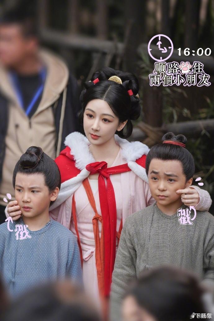 杨紫张一山今天都有新剧要开播杨紫张一山今天都有剧要播 演艺圈里难得的友情见证，杨