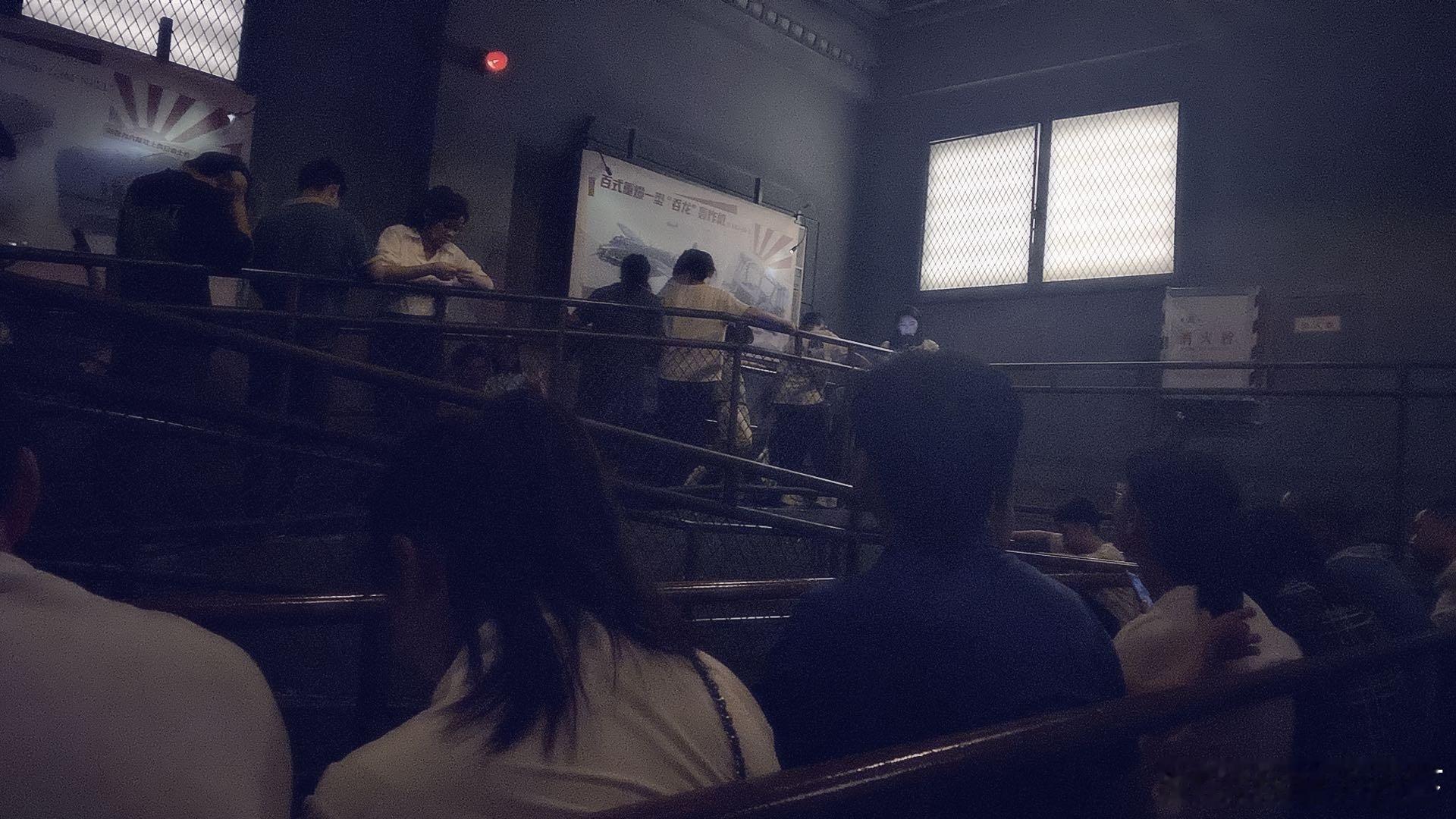 大朋友小朋友们儿童节快乐儿童节人真多。 ​​​