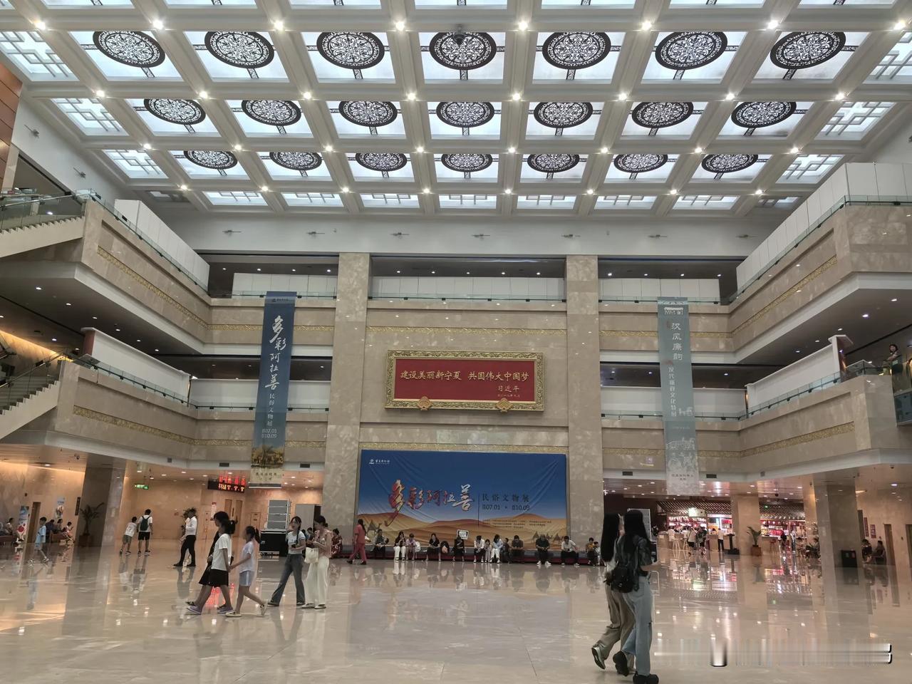 宁夏博物馆是个好地方！这次来宁夏参加活动，由于天气原因，活动顺延一天，于是今天下