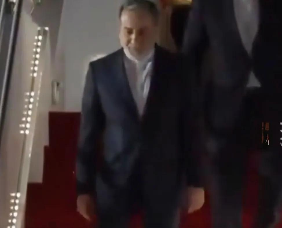 美伊会谈万斯沦为配角，阿拉格齐要见的不是他！

美伊谈判关键人物出现错位——伊朗