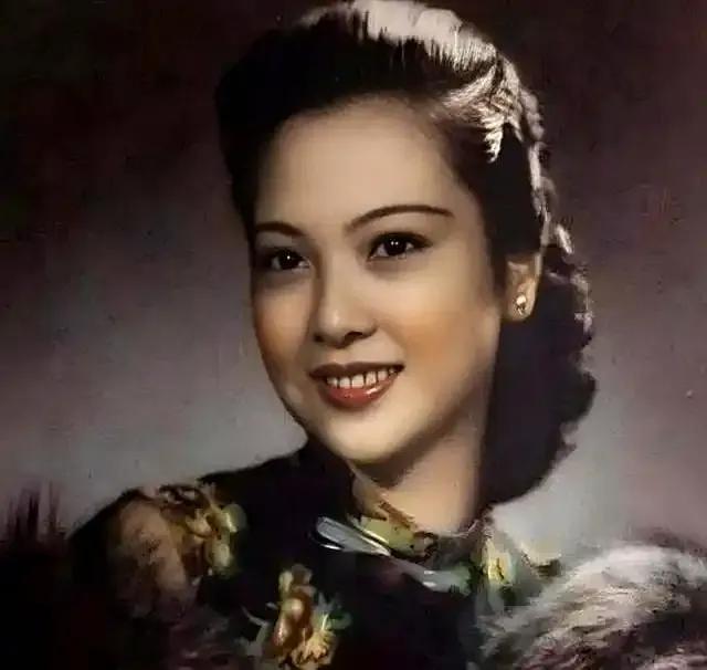 1976年，北京护城河：一个女人用一生等来的，是丈夫的一句“不用”

她站在水边