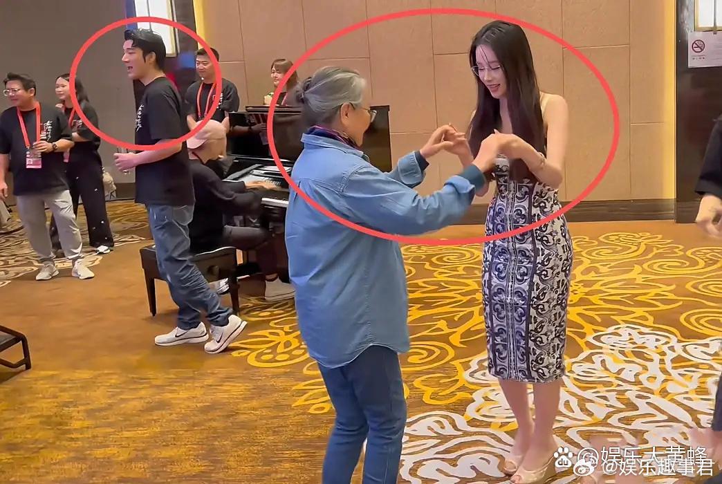 王力宏方否认新恋情王力宏经纪人回应，表示女孩是合作方的女友，大家都喜欢音乐，所以
