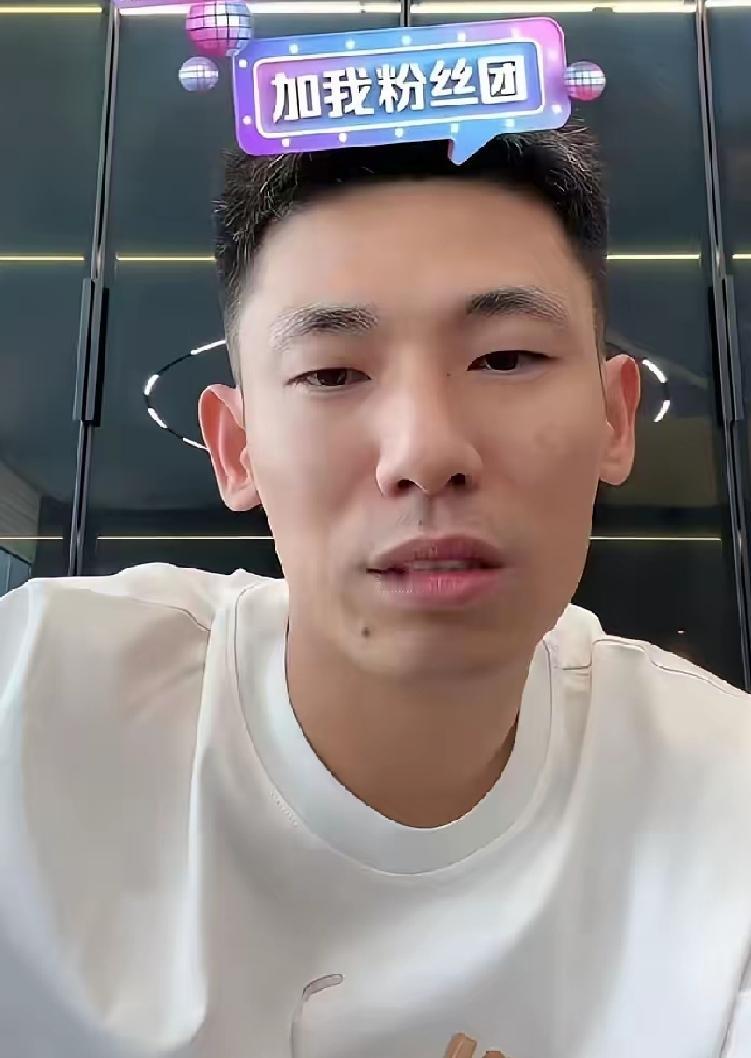旭旭宝宝不敢嚣张了，
说话结结巴巴，颠三倒四，跟喝醉了一样，开始强调自己是星爷真