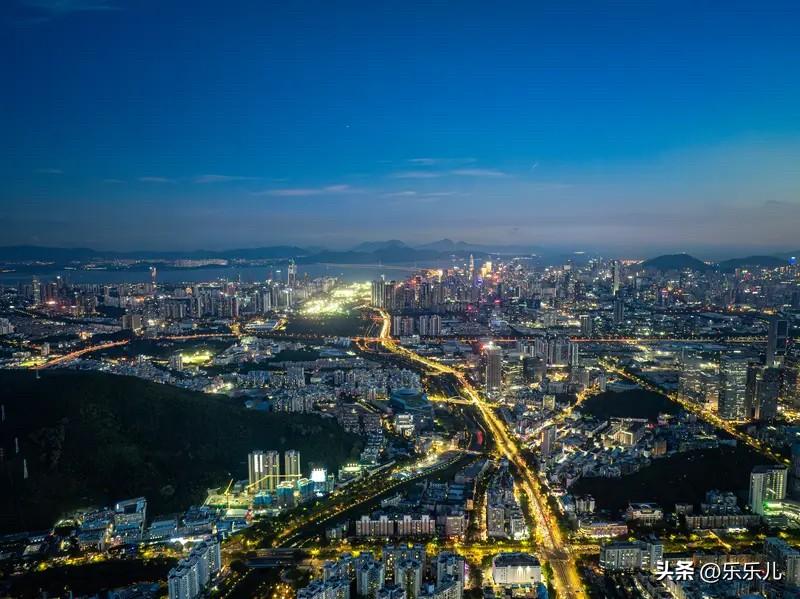 当下，普通人能在深圳南山区买到什么样的房子？

假设总价500万预算以内：

新