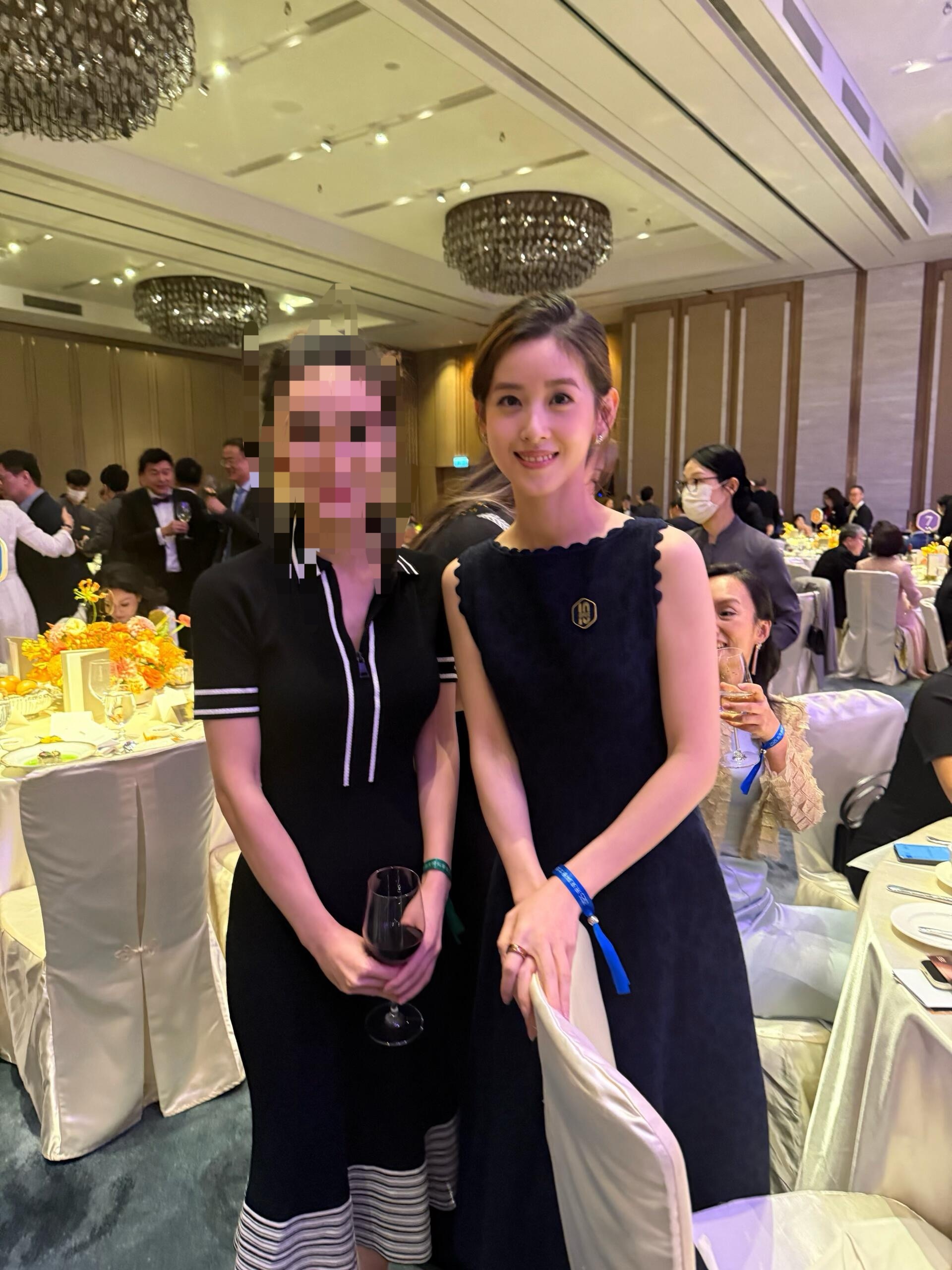 章泽天本人好瘦，是不是聪明的人额头都很饱满 ​​​