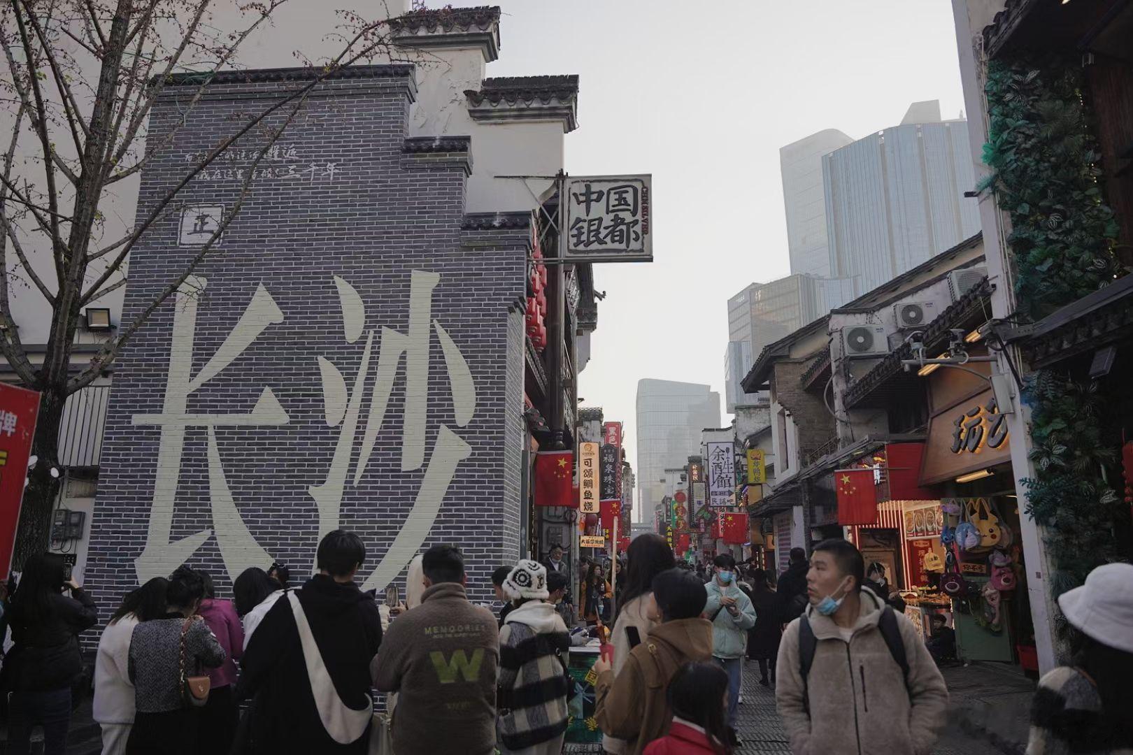 年轻人都往长沙跑不是没有道理的，长沙的生活成本低、氛围包容，不用像其他一线城市那