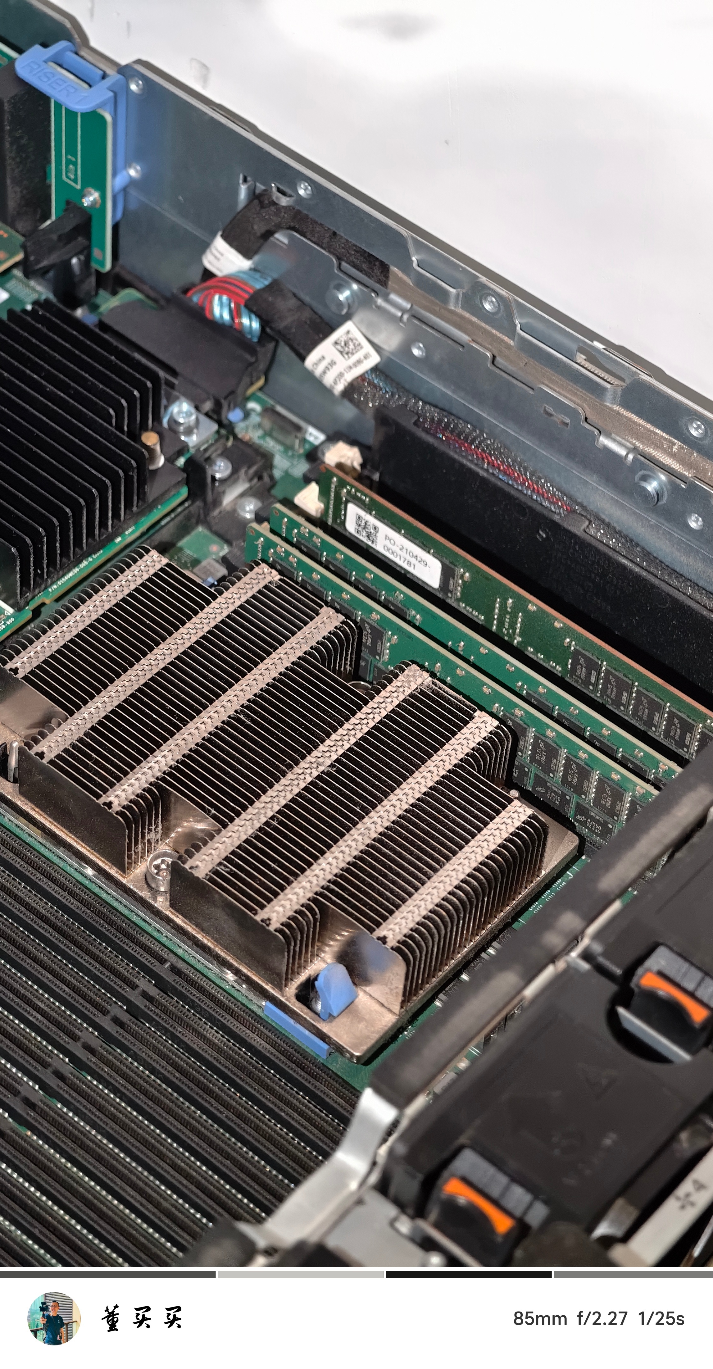 内存条涨价怎么办？把服务器里面的拔出来卖掉