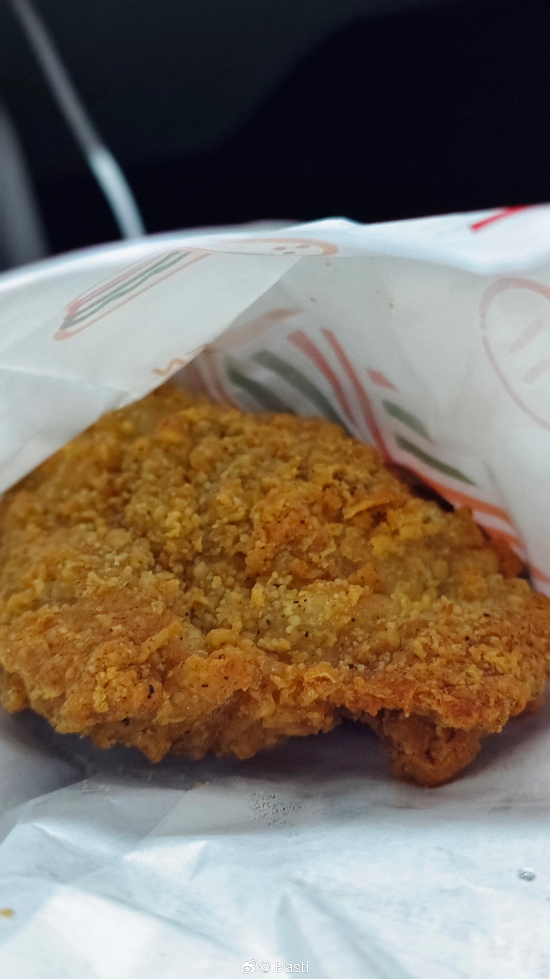 711这个炸鸡好有小时候添美食的感觉，好评