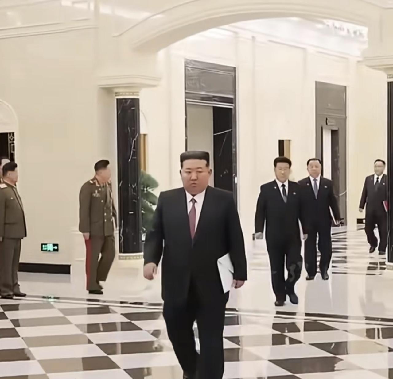 朝鲜不是 APEC 成员，从未参加 APEC 会议，今年 APEC 落地深圳，咱