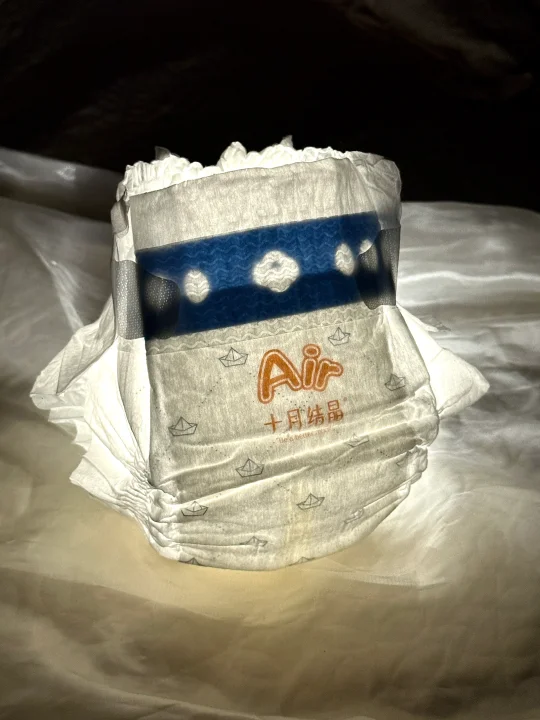 绝了！这个会发光的纸尿裤比西瓜还适合夏天