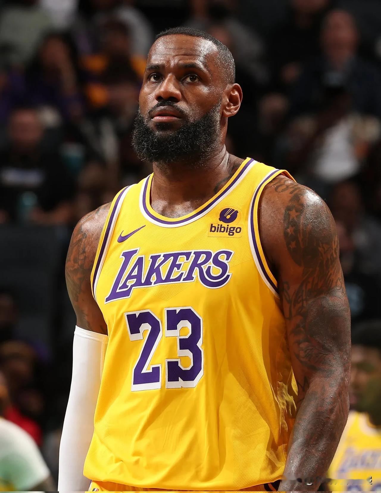 勒布朗·詹姆斯今天：

26 分（第 4 节得 12 分）
12 助攻
8 篮板