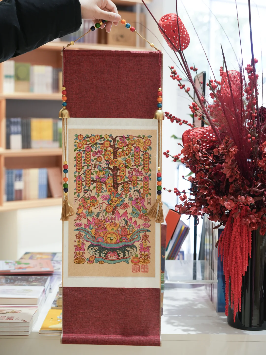 这幅马年年画，该怎么挂？