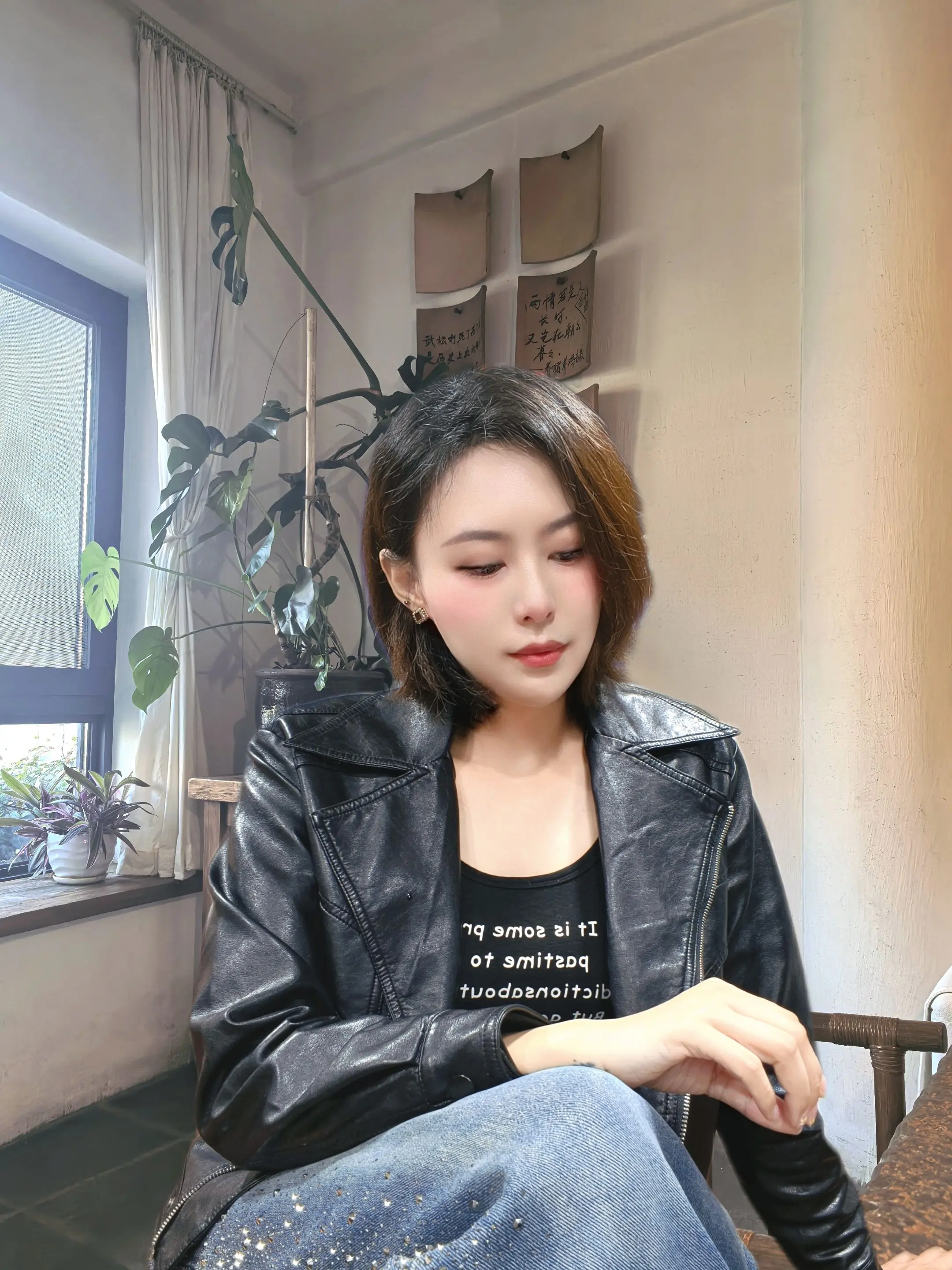 “藏好自己的伤疤 这个世界多的是撒盐的人”