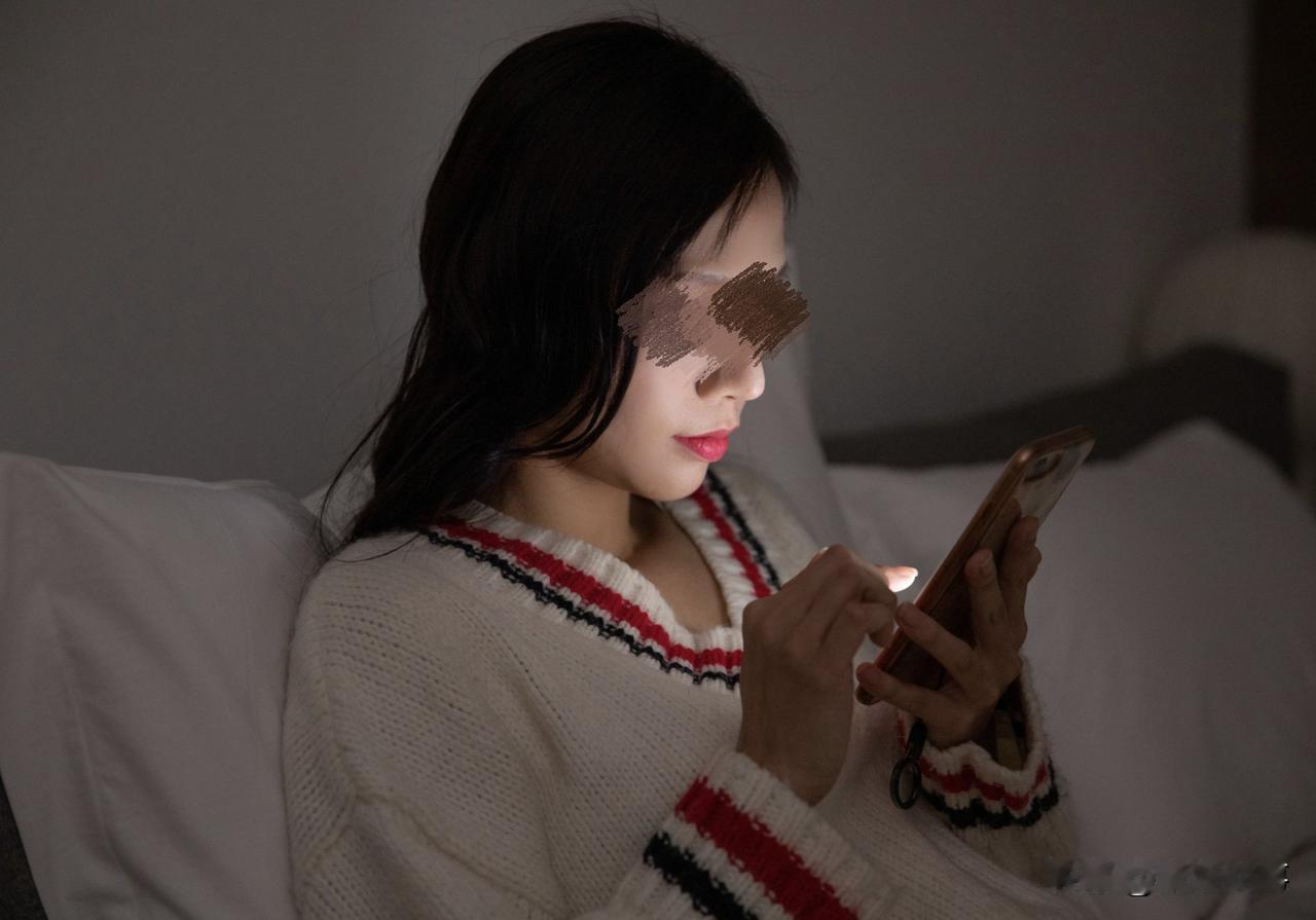 为了蝇头小利铤而走险，浙江浦江90后女子龙某，把自己送进了牢房，只因她靠贩卖小视