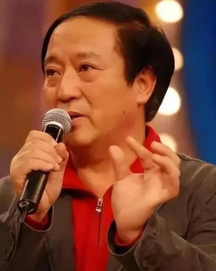万万没想到，折腾半生、一度倾家荡产的牛群，晚年竟被美国毕业的儿子牛童，用最朴素的