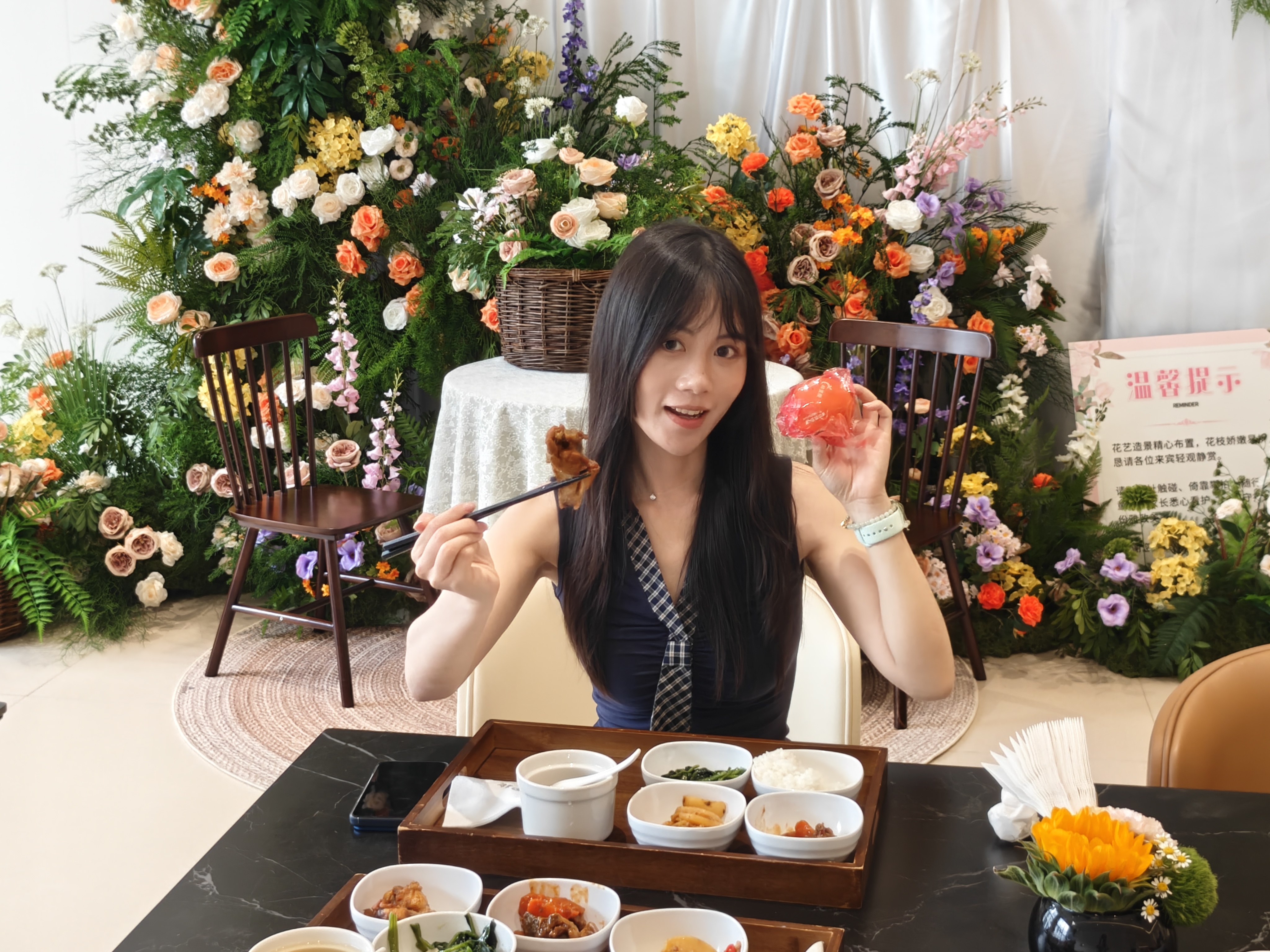 今天和豆问一起吃鸿蒙大酒店