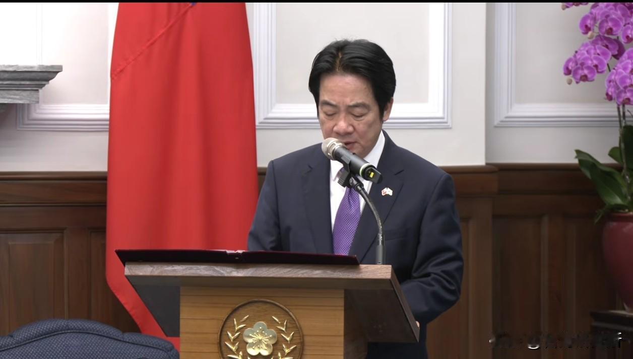 赖清德没敢公开回应

今天上午
赖清德在办公室会见了窜台的日本议员（照片中看到谁