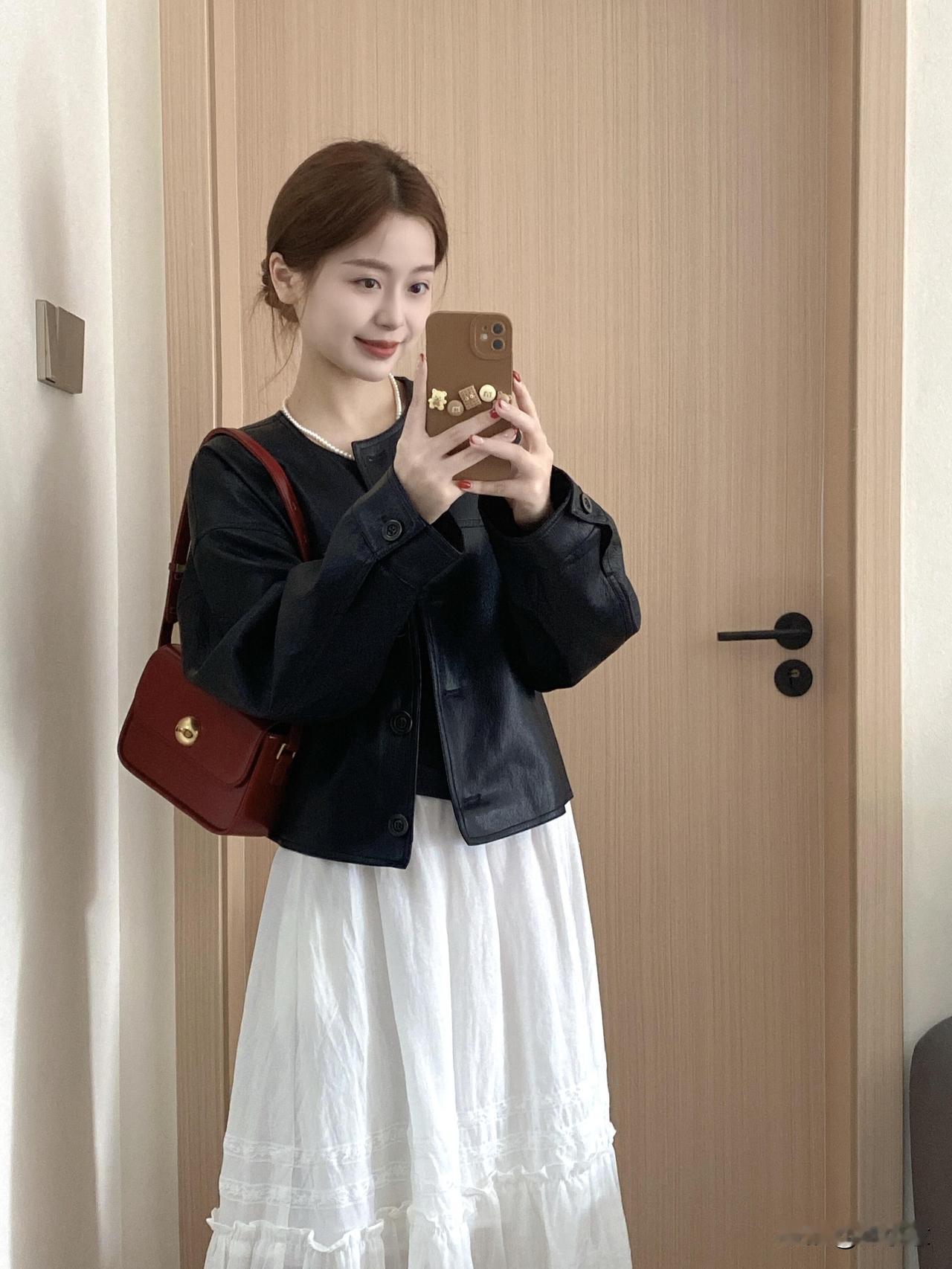 优雅黑白配，简约又时尚！👗👠✨