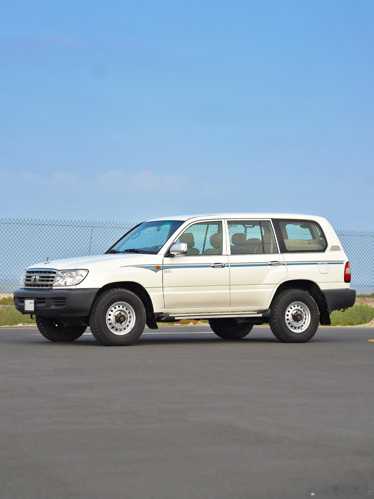 陆地巡洋舰  丰田陆地巡洋舰GX， 2006，四缸引擎 225HP和386牛米，