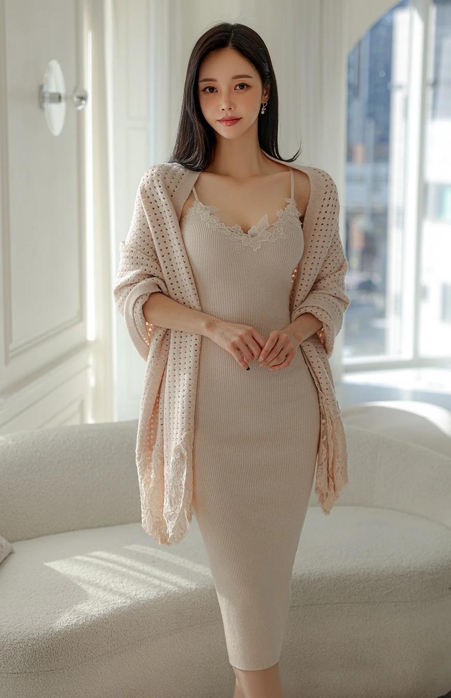 孙允珠真的是将温柔优雅融入了骨髓！浅色系连衣裙搭配蕾丝开衫，这样的组合堪称完美，