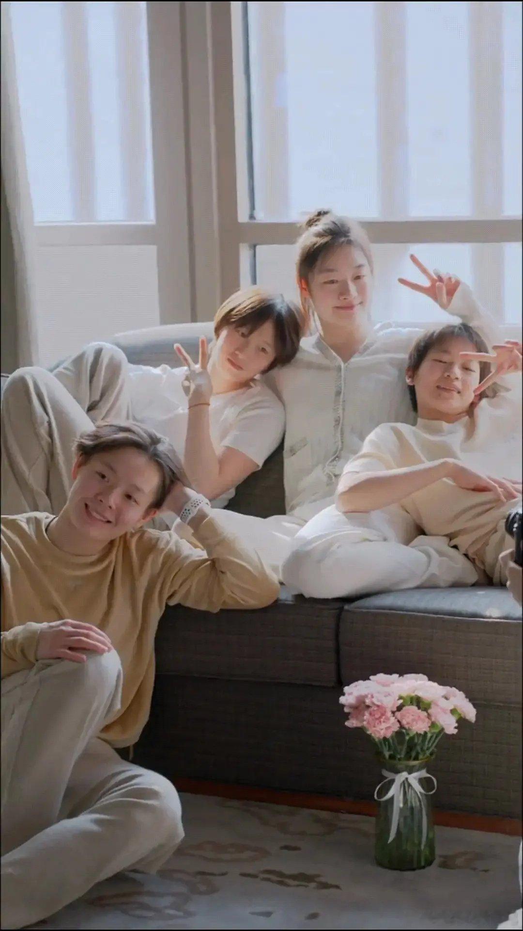 跳水队关系很好的运动员们 ​​​