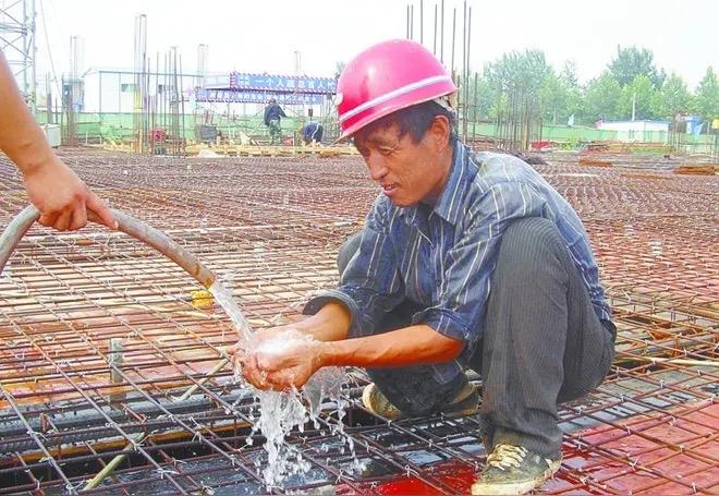 “欺负打工人！”湖北武汉，父亲患癌做手术，男子发消息向领导请假7天，但领导却没有