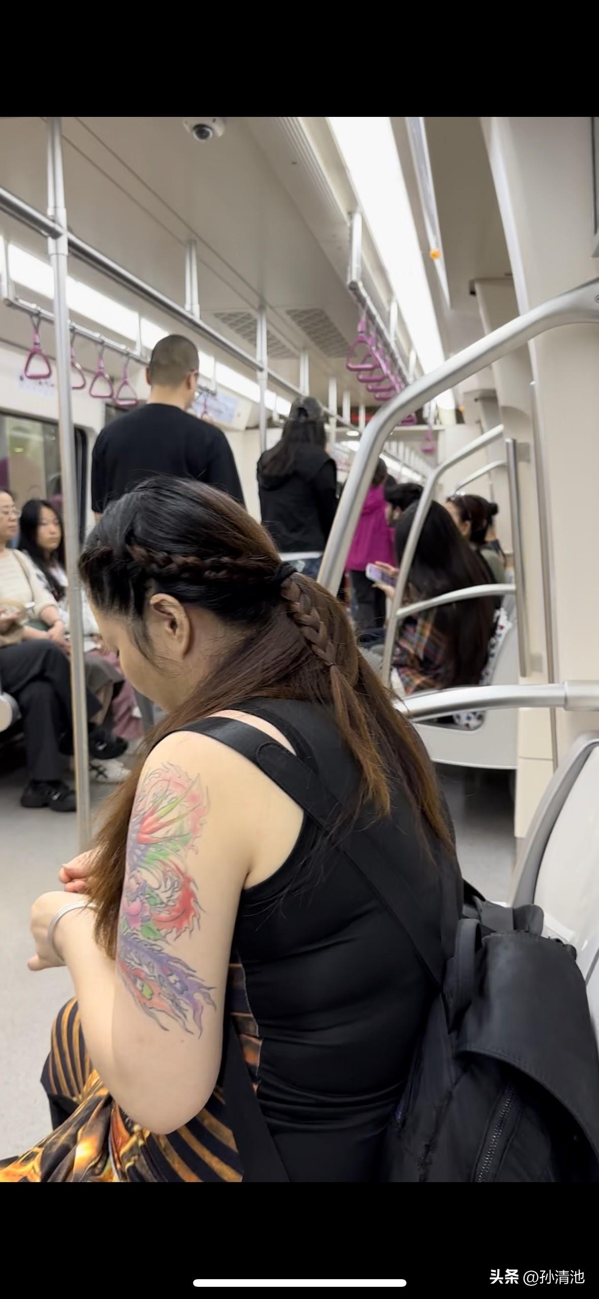 挺好的皮肤都被糟蹋成神马模样了！[捂脸][捂脸][捂脸][捂脸][流泪][流泪]