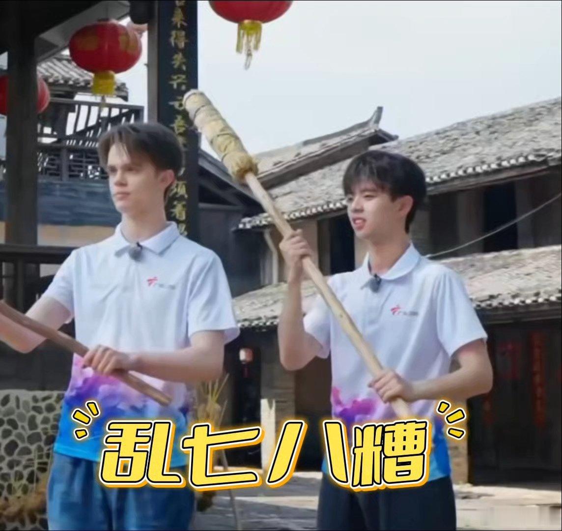 研学团体验韶关舞火龙开始即结束短暂体验就觉得吃力，很难想象非遗匠人连续坚持五个多