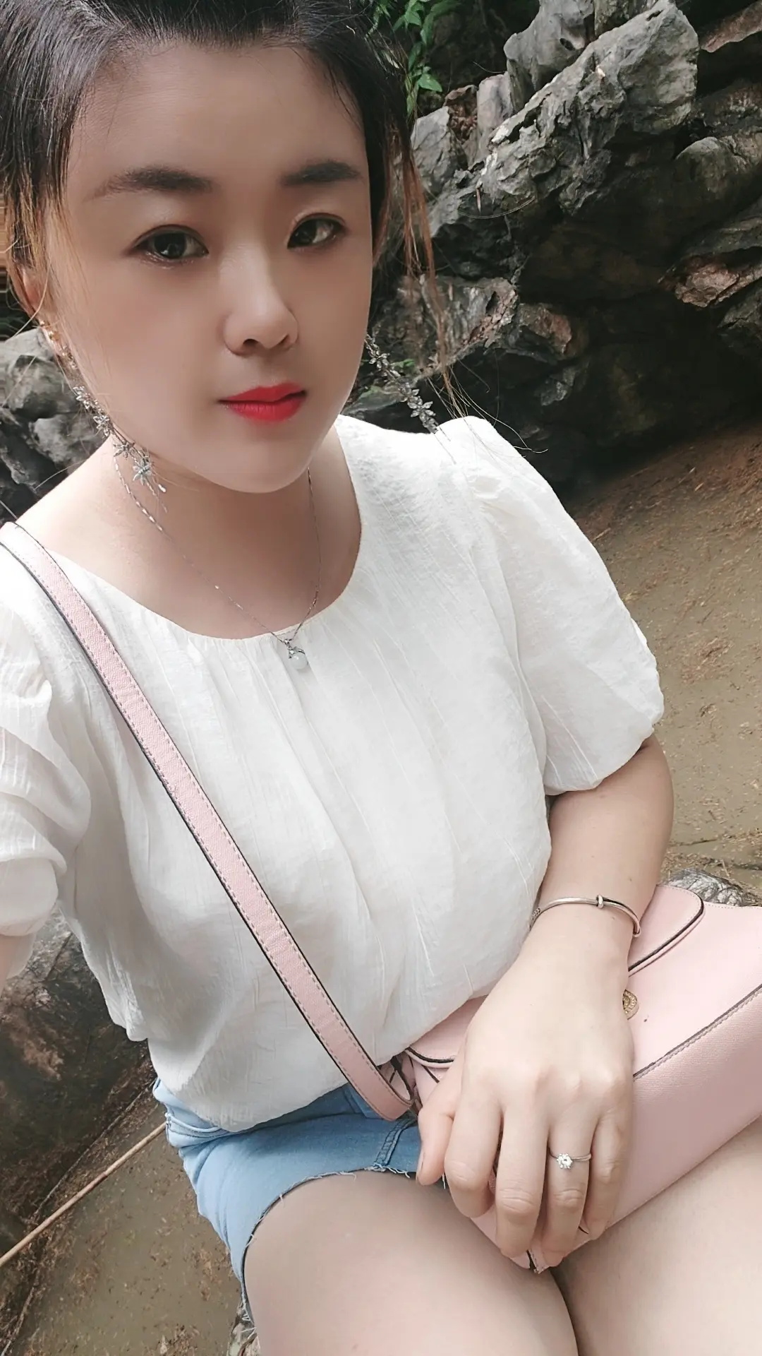 男人娶对了老婆神经病都能变成正常人，男人娶错了老婆，正常人都会逼成神经...