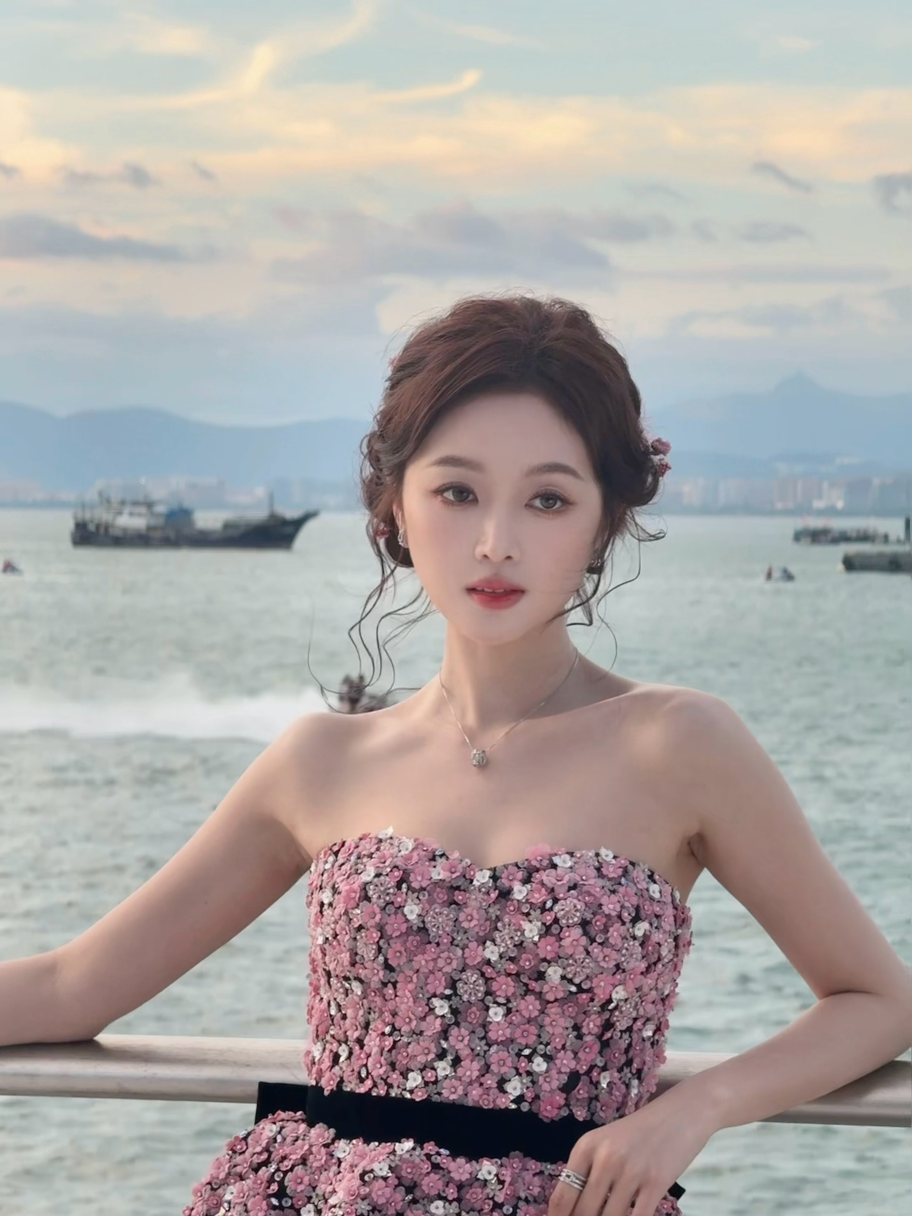 吴宣仪wxy吴宣仪有戏 昨天的超喜欢和今天的超喜欢底数都上升啦！就是昨天的发帖人