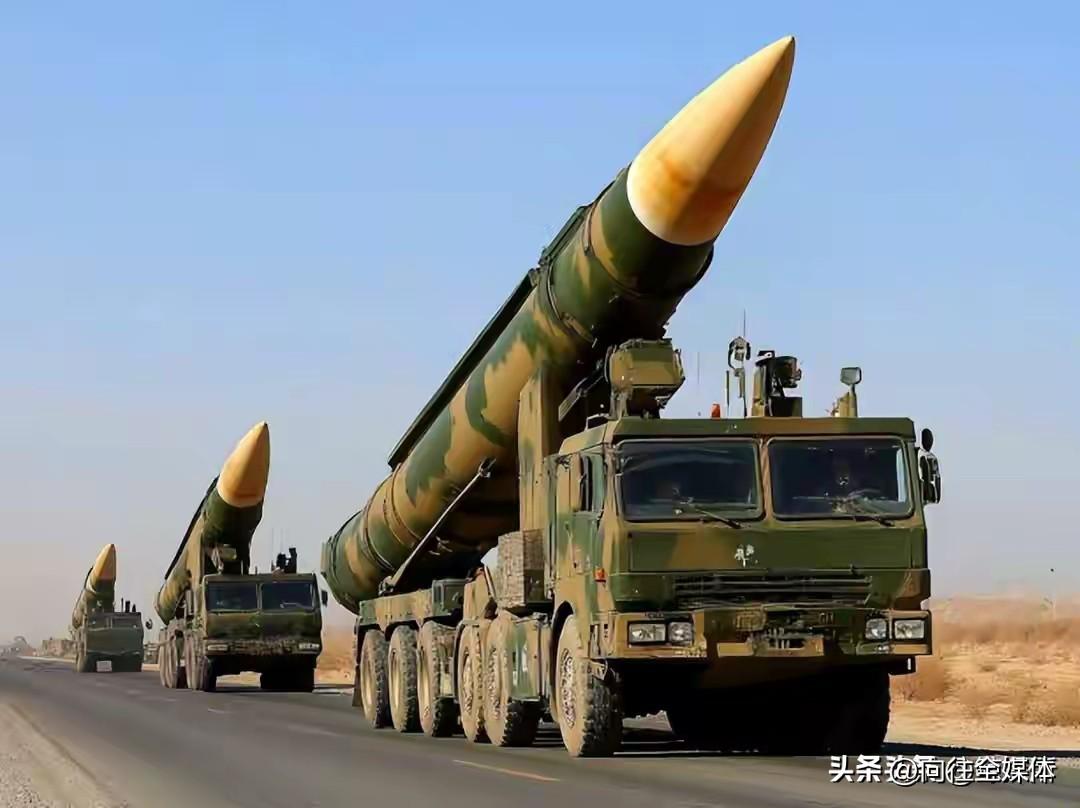 惊天反转！48小时真相大白：哈梅内伊殉职、伊朗狂轰27个美军基地，美以彻底陷入被