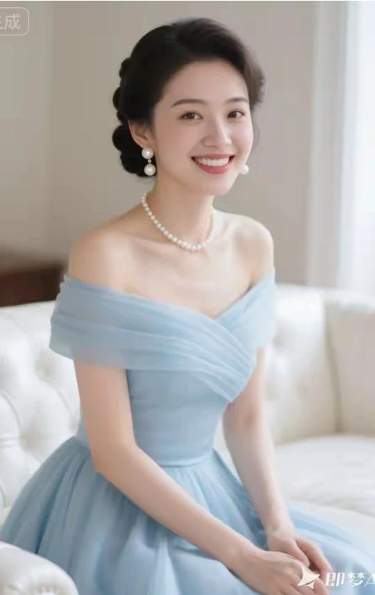 上联：上上下下上下不易，
下联：左左右右左右掌控。此下联对仗工整，巧妙呼应上联，