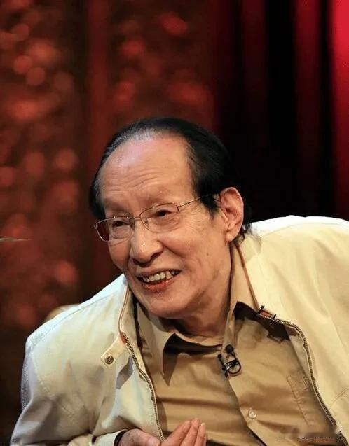 相声名家常宝华说：在所有的后辈中，当然也包括我自己的孩子，侯耀文这个孩子我最喜欢