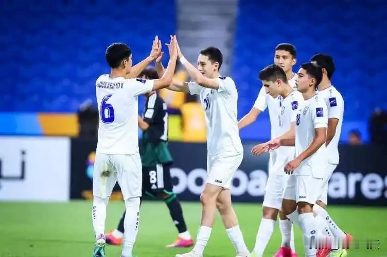 强队不强弱队不弱
北京时间5月14日凌晨，U17男足亚洲杯小组赛全部结束。乌兹别